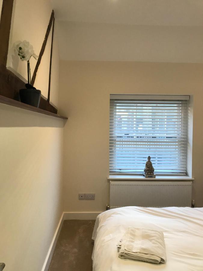 The Warren @ Short Stays Basingstoke Eksteriør billede